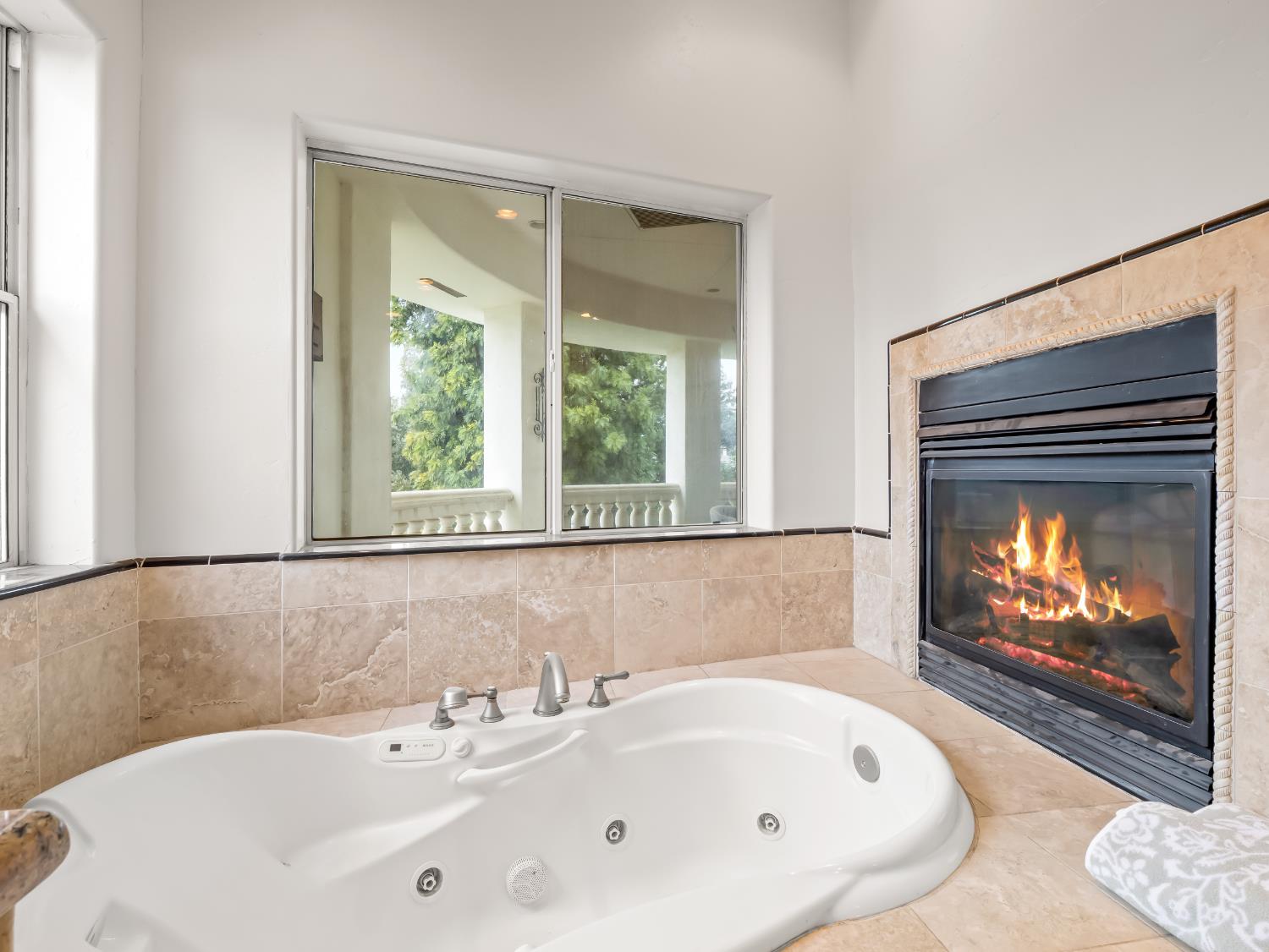 3933 N Greenwood Ave, Sanger, CA 93657