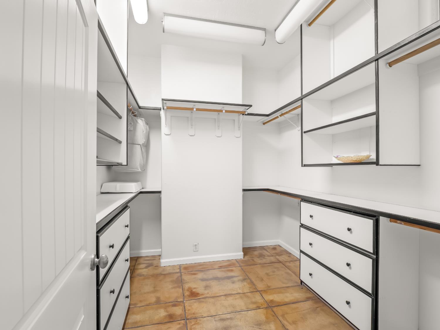 3933 N Greenwood Ave, Sanger, CA 93657