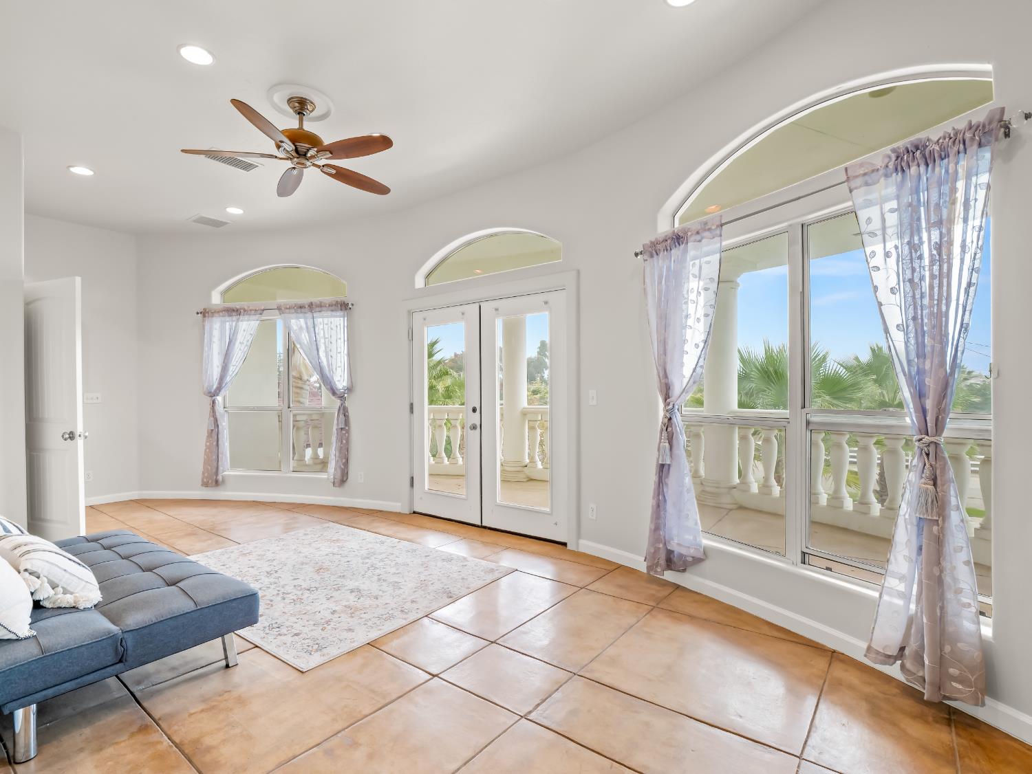 3933 N Greenwood Ave, Sanger, CA 93657