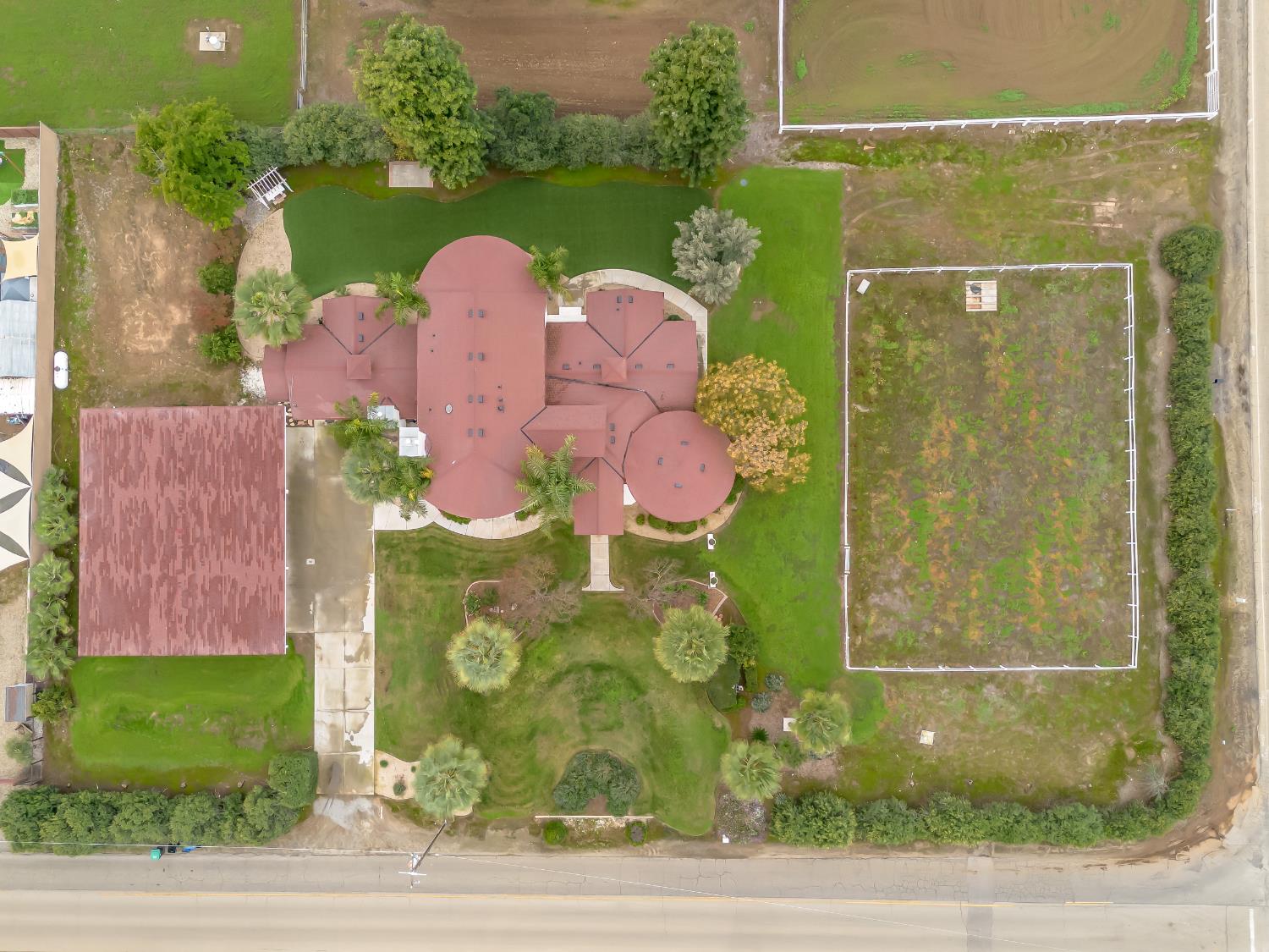 3933 N Greenwood Ave, Sanger, CA 93657