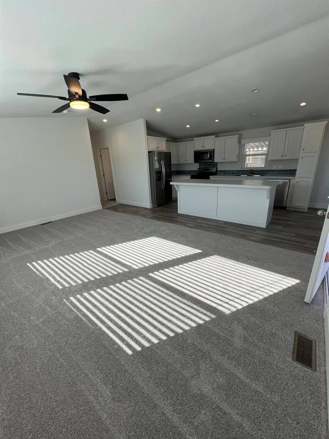 2706 W Ashlan Ave #299, Fresno, CA 93705