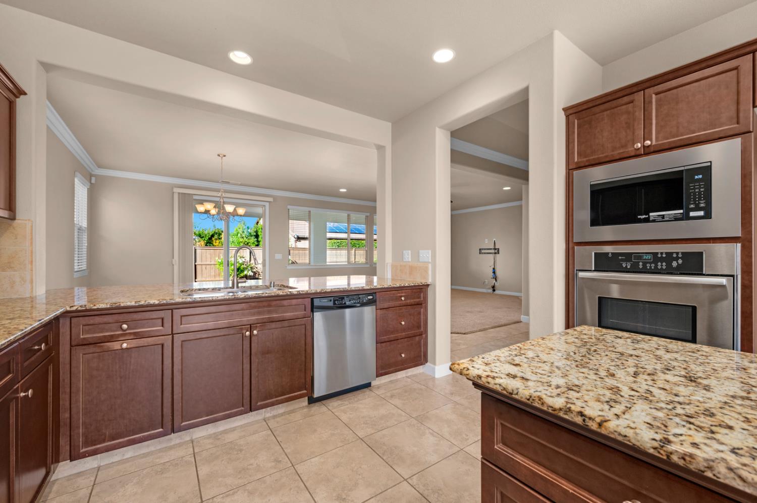 3267 Portals Ave, Clovis, CA 93619