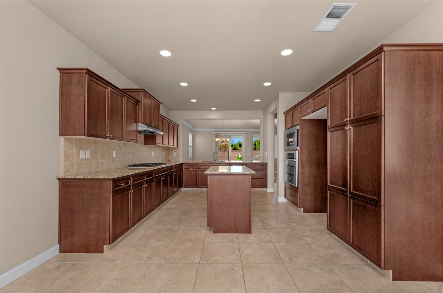 3267 Portals Ave, Clovis, CA 93619