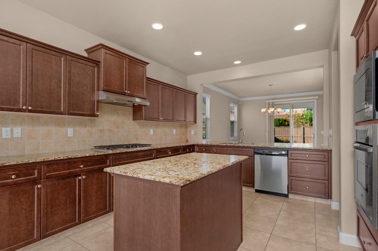 3267 Portals Ave, Clovis, CA 93619