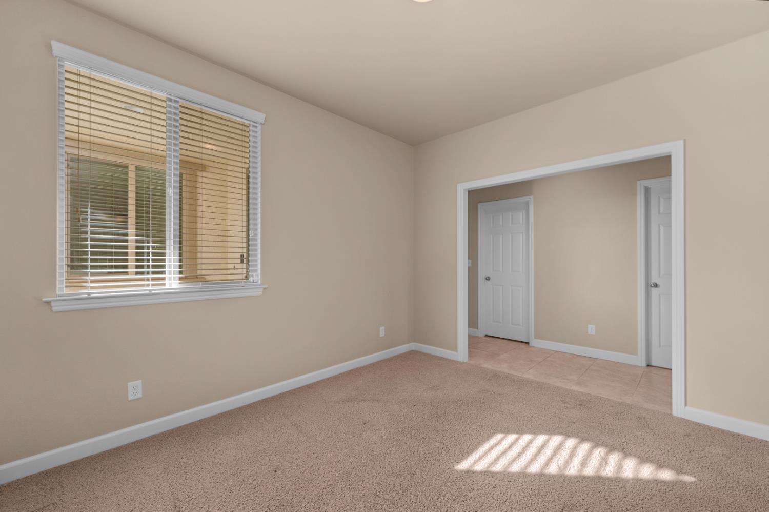 3267 Portals Ave, Clovis, CA 93619