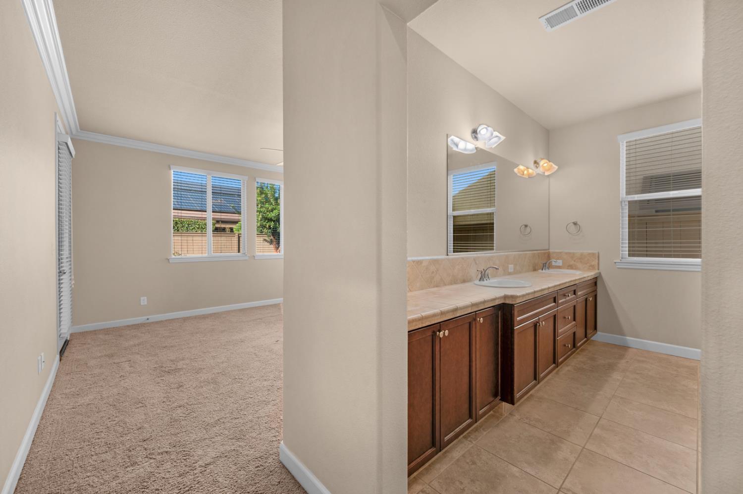 3267 Portals Ave, Clovis, CA 93619