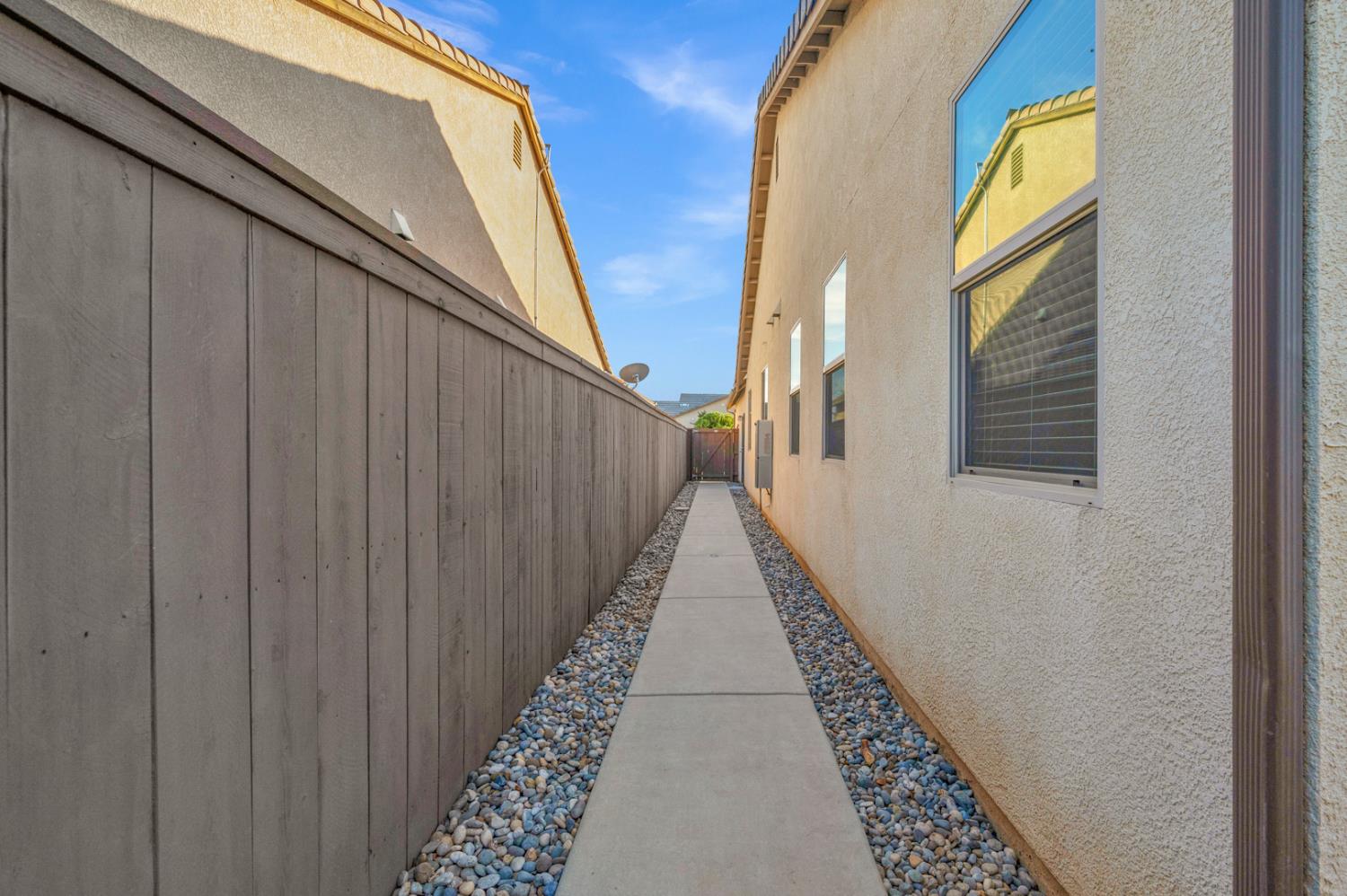 3267 Portals Ave, Clovis, CA 93619