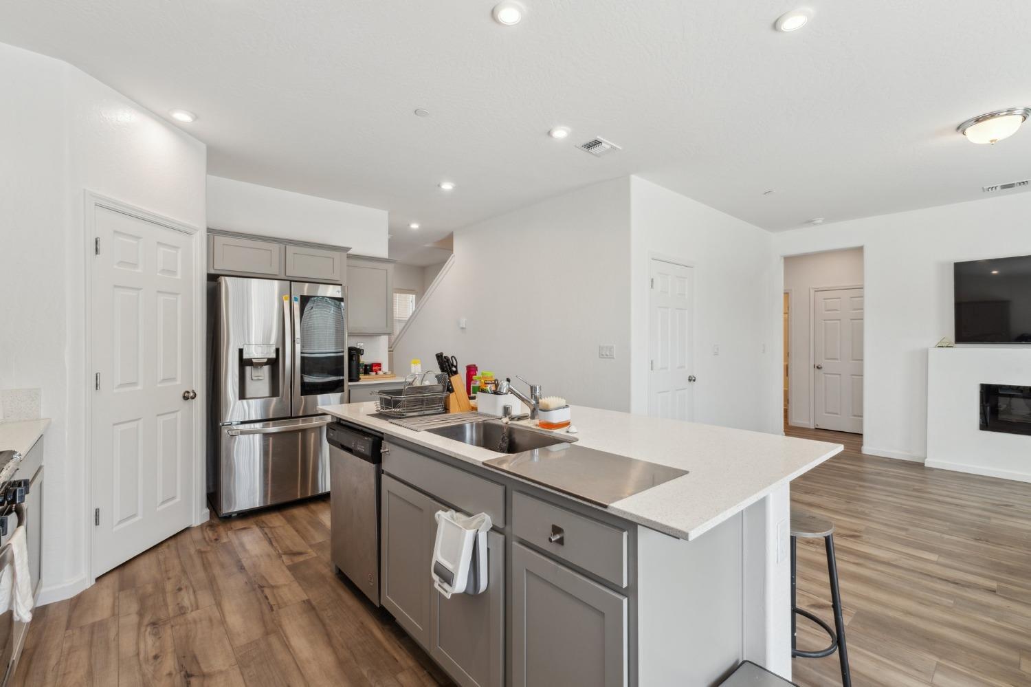 264 Rosebriar St, Madera, CA 93638