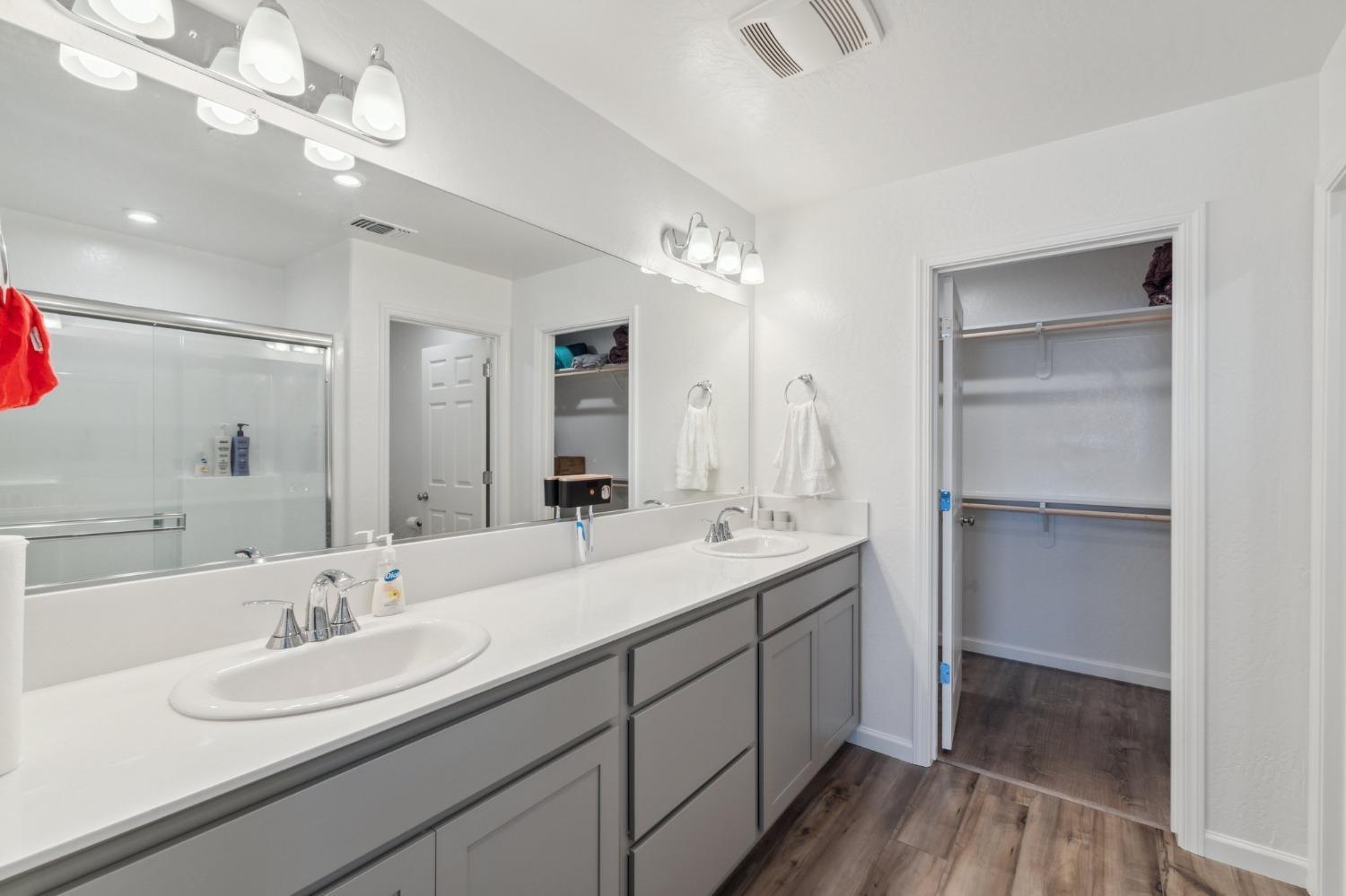 264 Rosebriar St, Madera, CA 93638