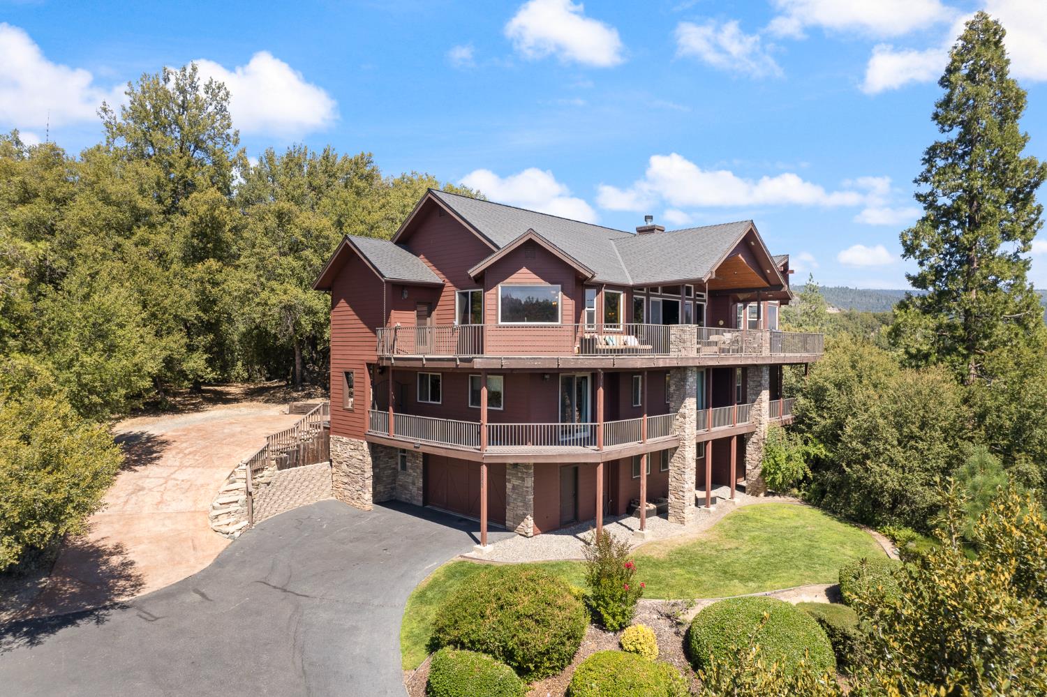 39828 Granite Ridge Ln, Bass Lake, CA 93604