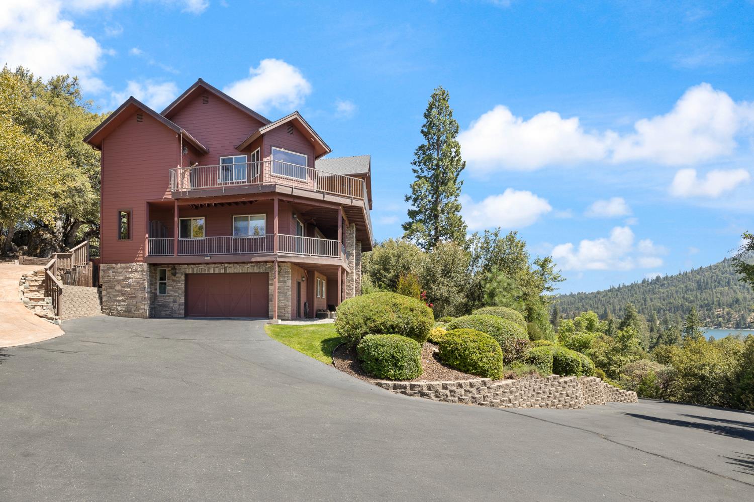 39828 Granite Ridge Ln, Bass Lake, CA 93604