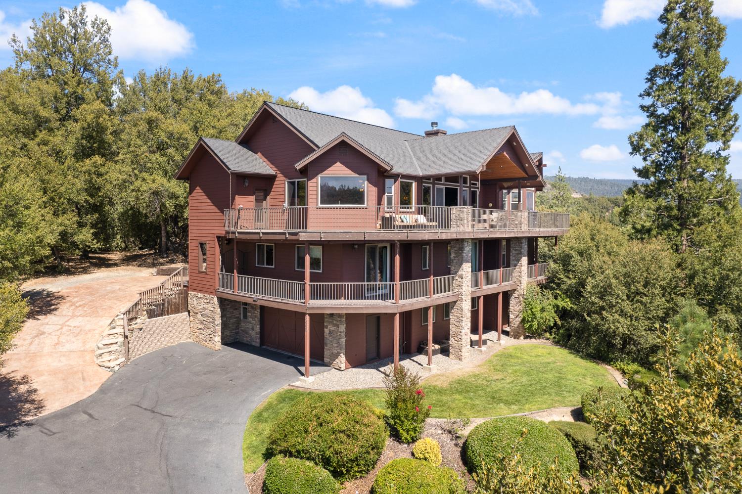 39828 Granite Ridge Ln, Bass Lake, CA 93604