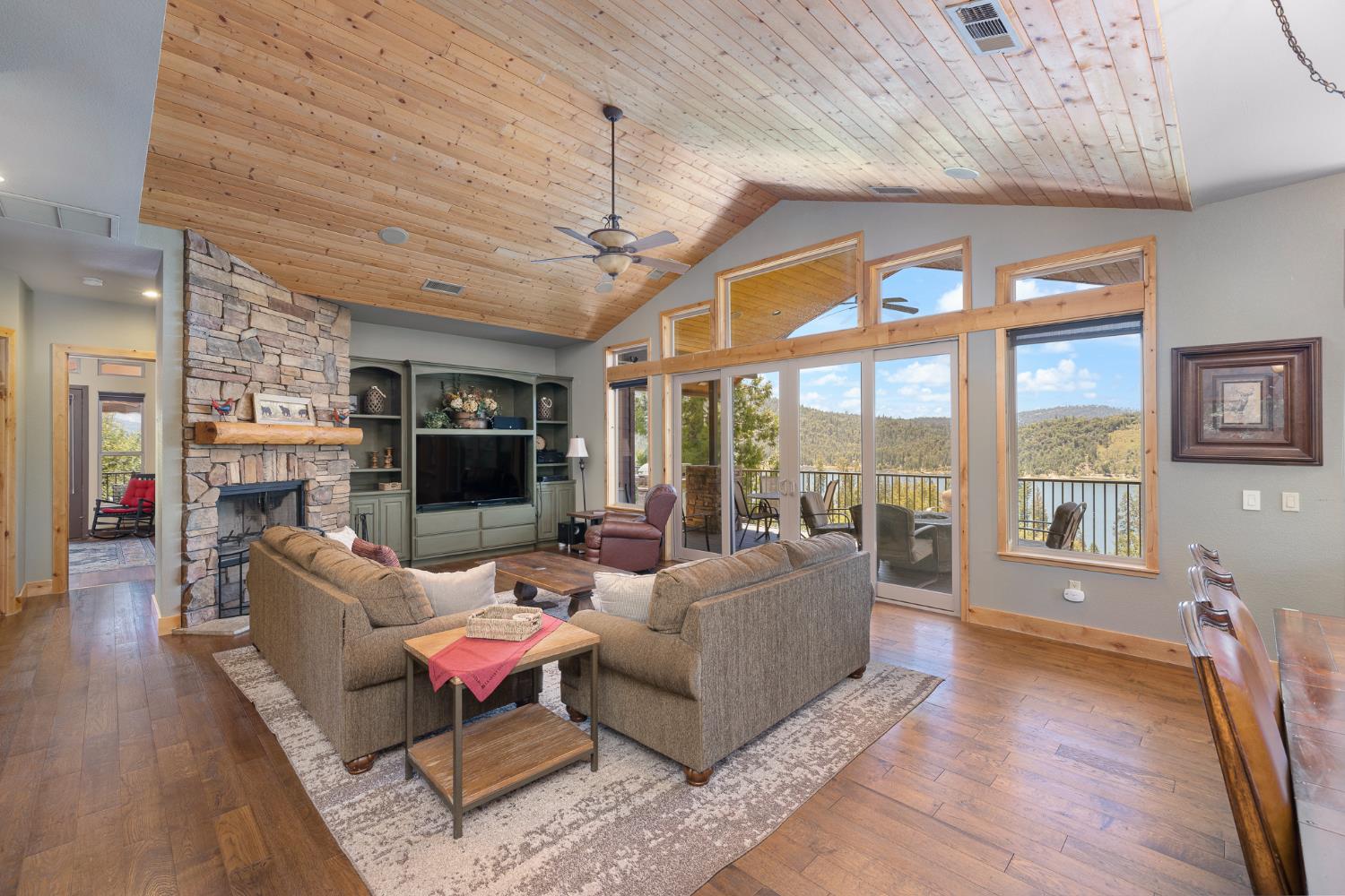 39828 Granite Ridge Ln, Bass Lake, CA 93604