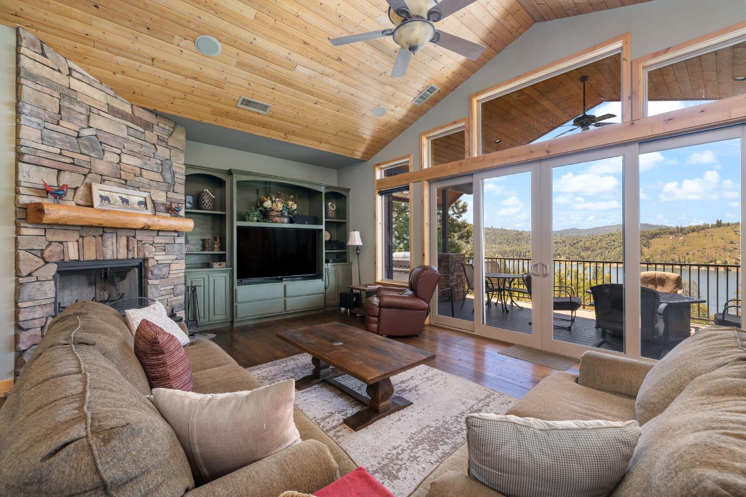 39828 Granite Ridge Ln, Bass Lake, CA 93604