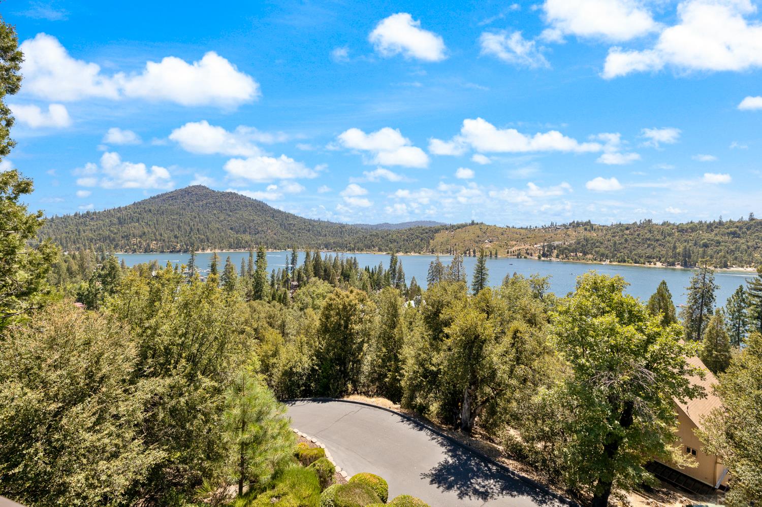 39828 Granite Ridge Ln, Bass Lake, CA 93604