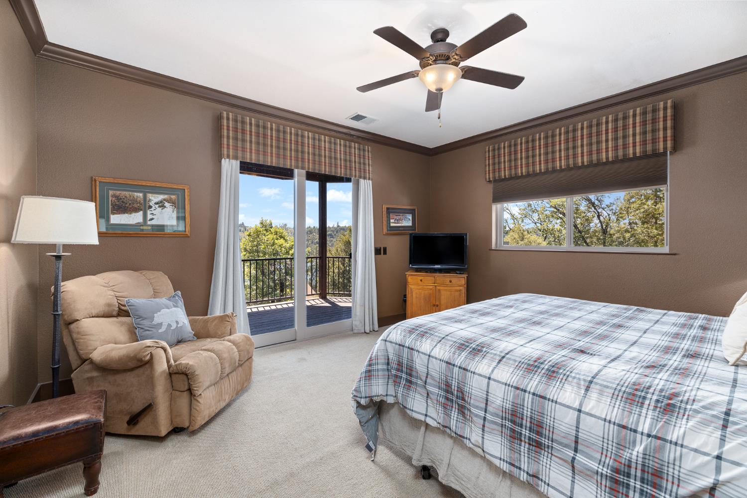 39828 Granite Ridge Ln, Bass Lake, CA 93604