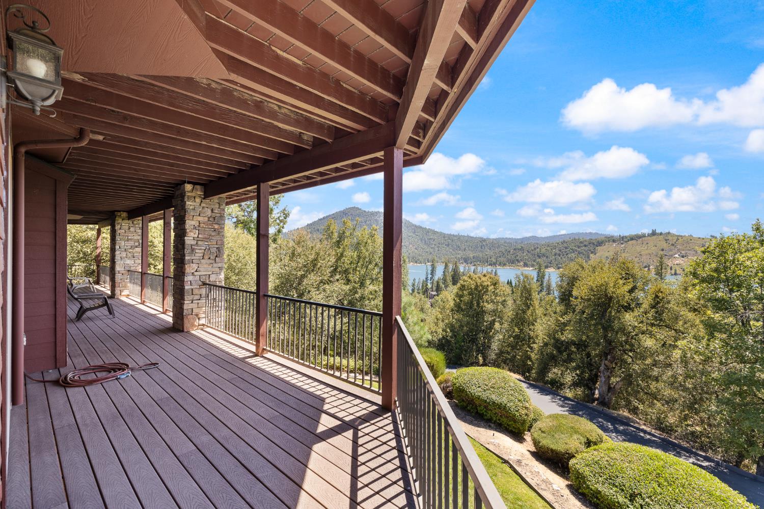 39828 Granite Ridge Ln, Bass Lake, CA 93604