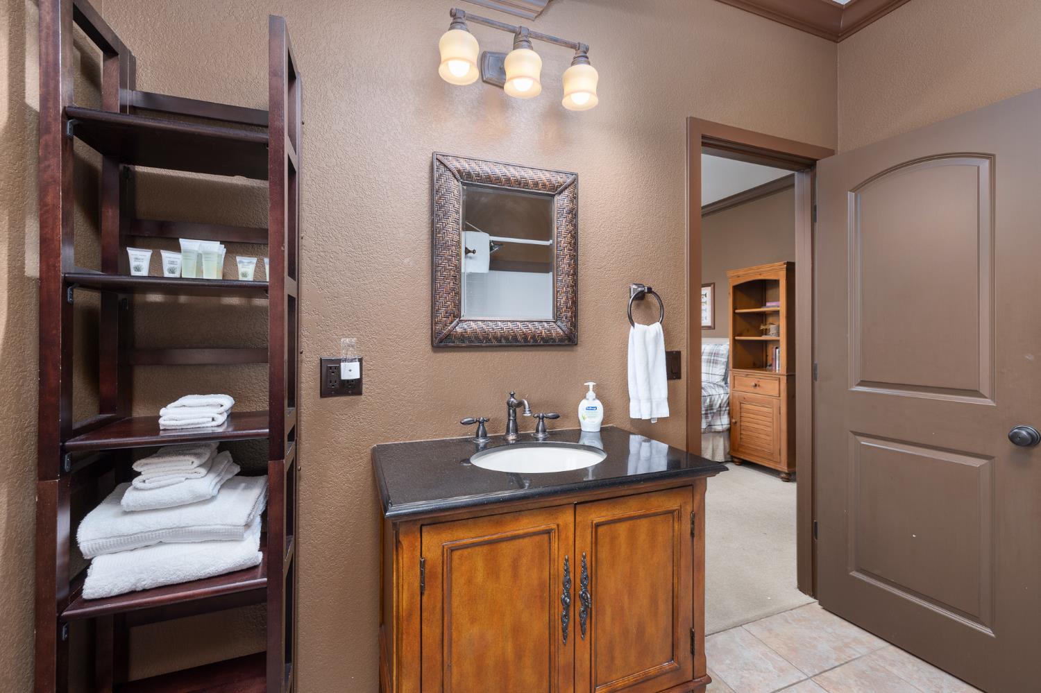 39828 Granite Ridge Ln, Bass Lake, CA 93604