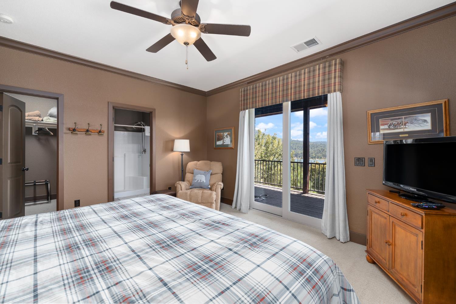 39828 Granite Ridge Ln, Bass Lake, CA 93604