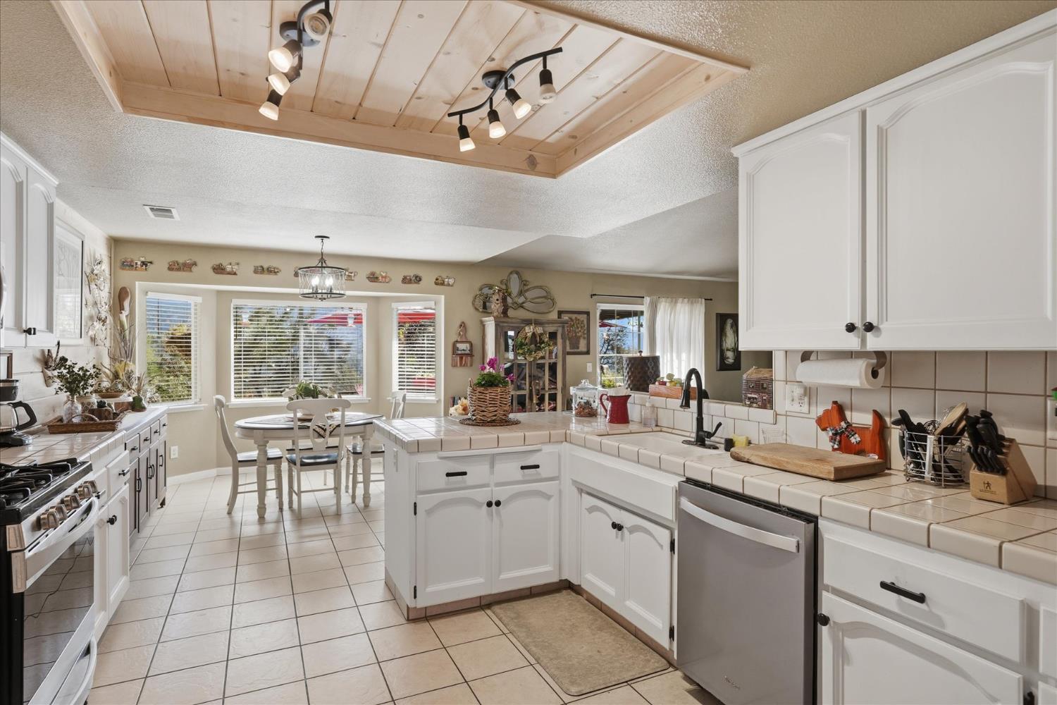 32583 River Knolls Rd, Coarsegold, CA 93614