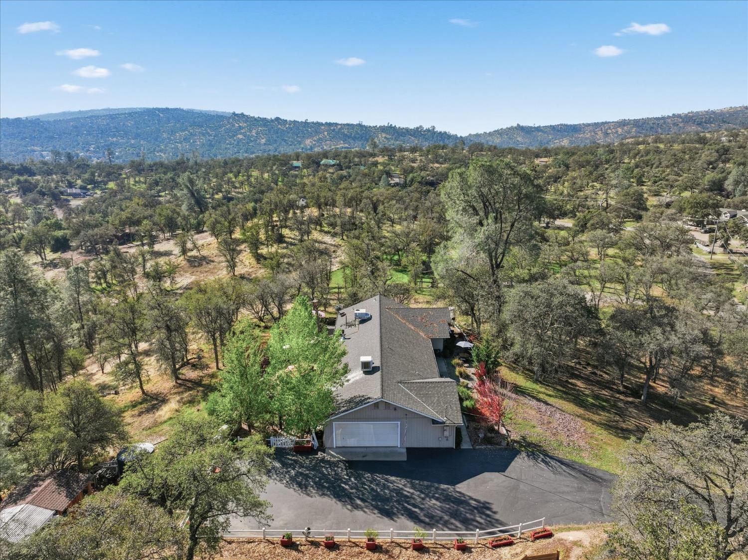 32583 River Knolls Rd, Coarsegold, CA 93614
