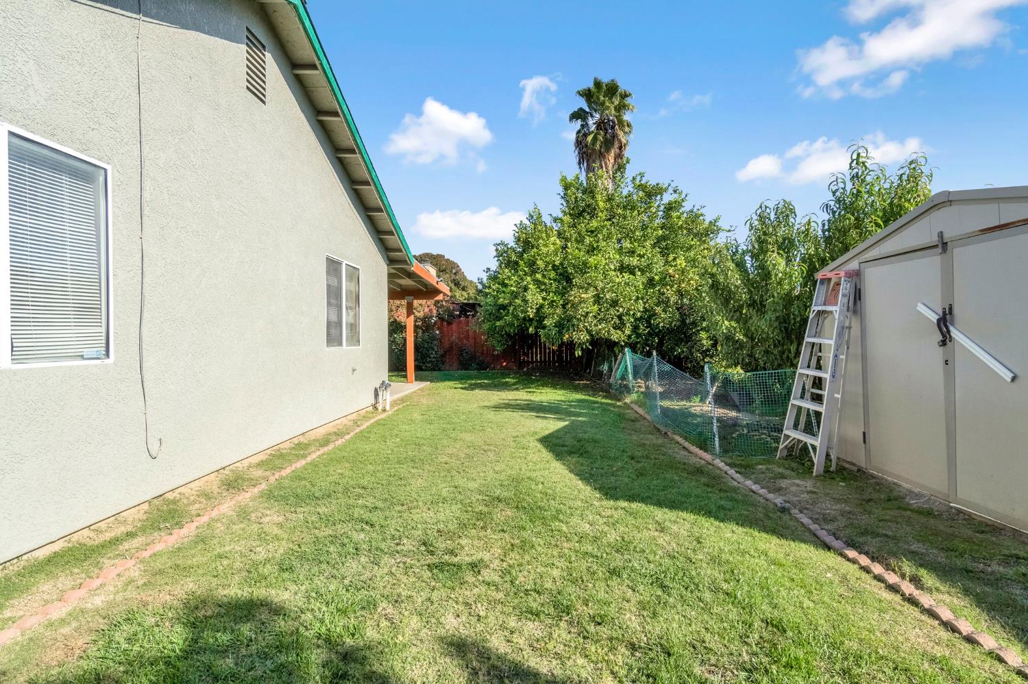 1052 Las Casas Ln, Madera, CA 93638