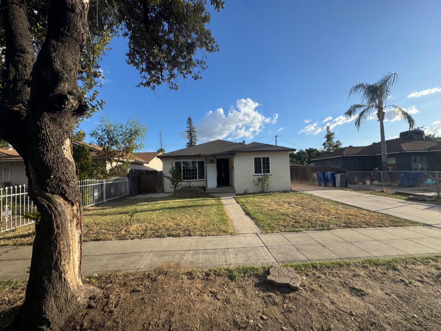 3634 E Madison Ave, Fresno, CA 93702
