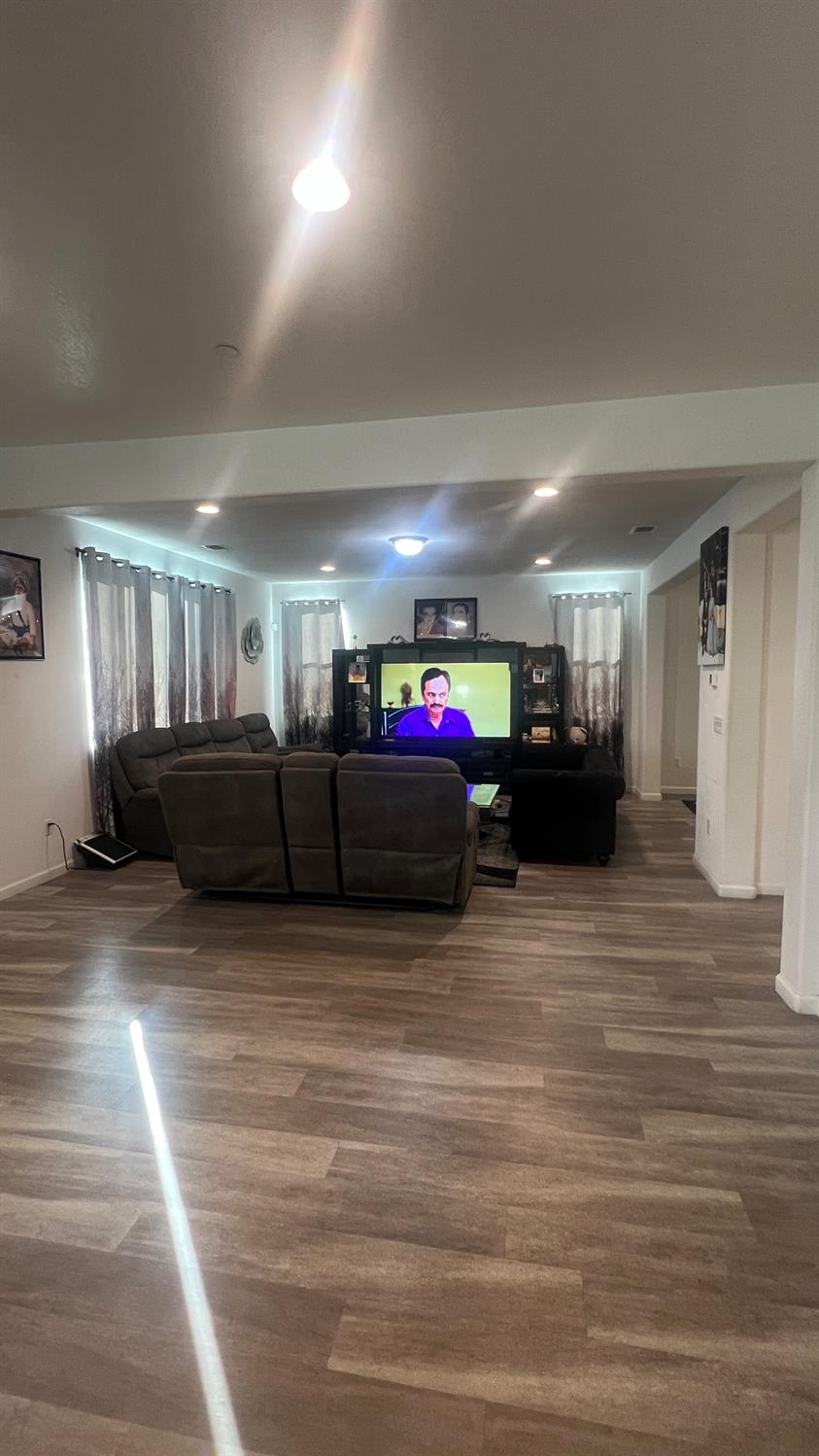 6477 W Santa Ana Ave, Fresno, CA 93723