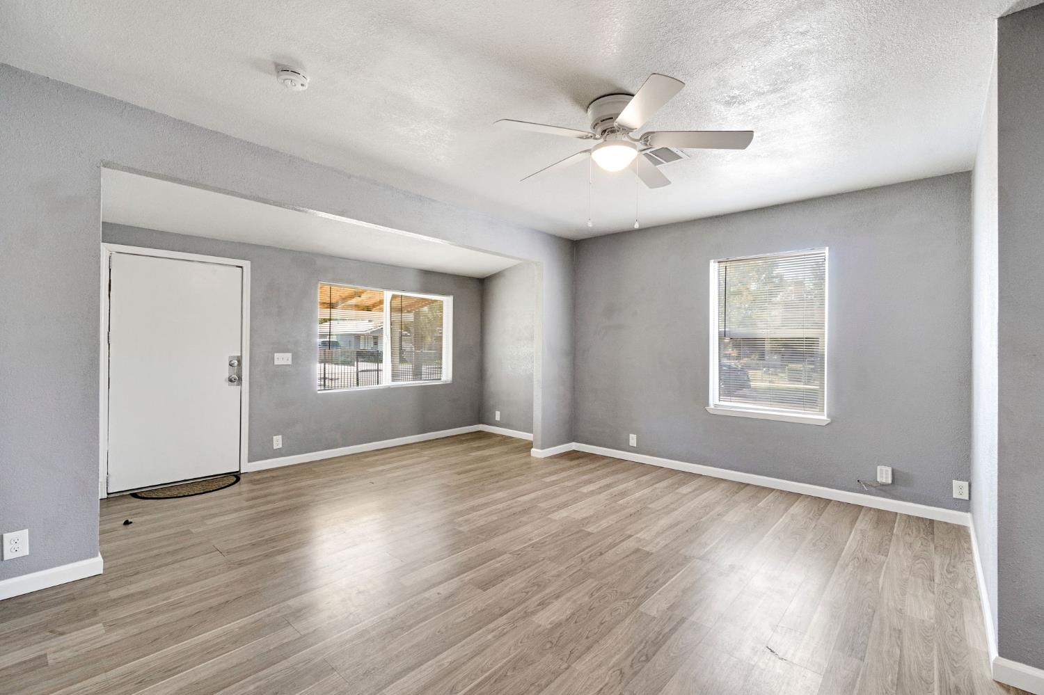 1405 E Cortland Ave, Fresno, CA 93704