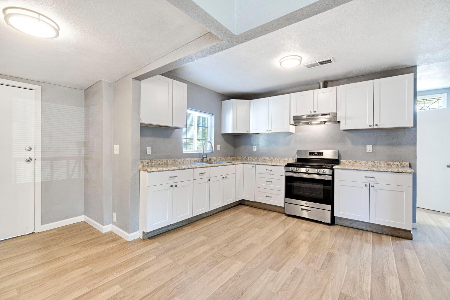 1405 E Cortland Ave, Fresno, CA 93704