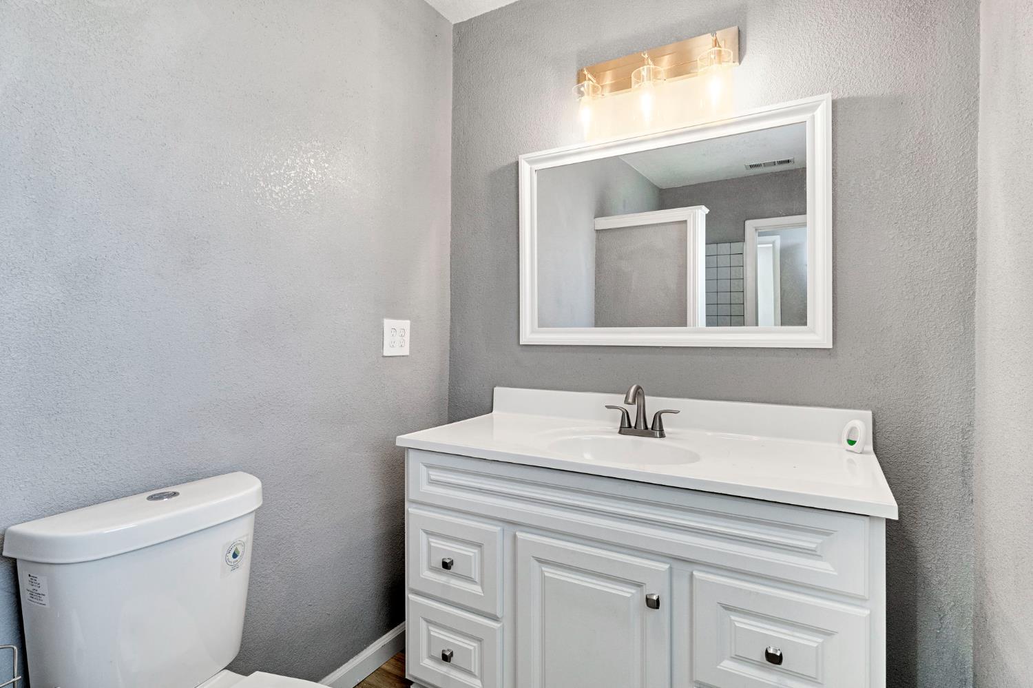 1405 E Cortland Ave, Fresno, CA 93704