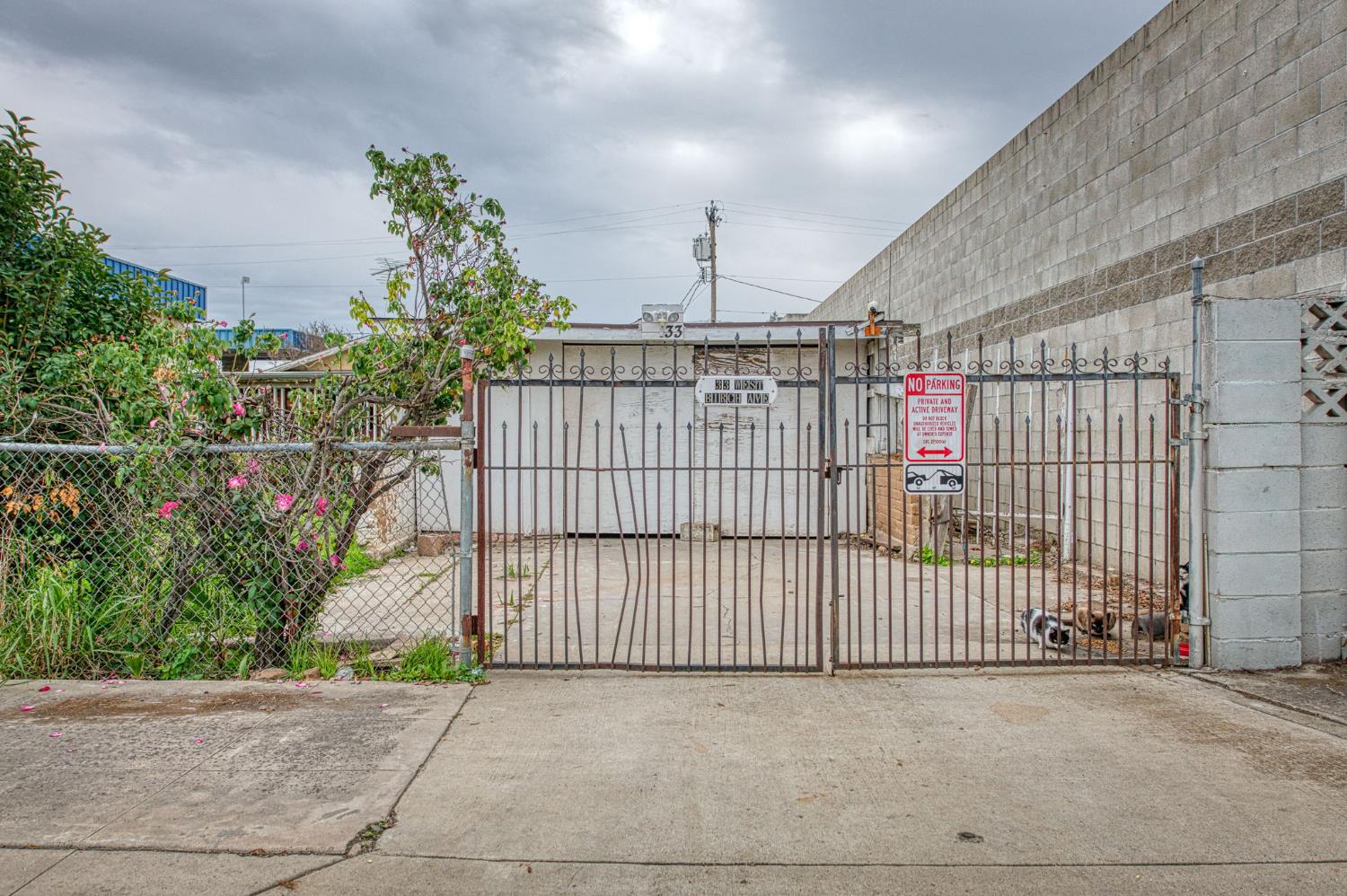 33 W Birch Ave, Pinedale, CA 93650