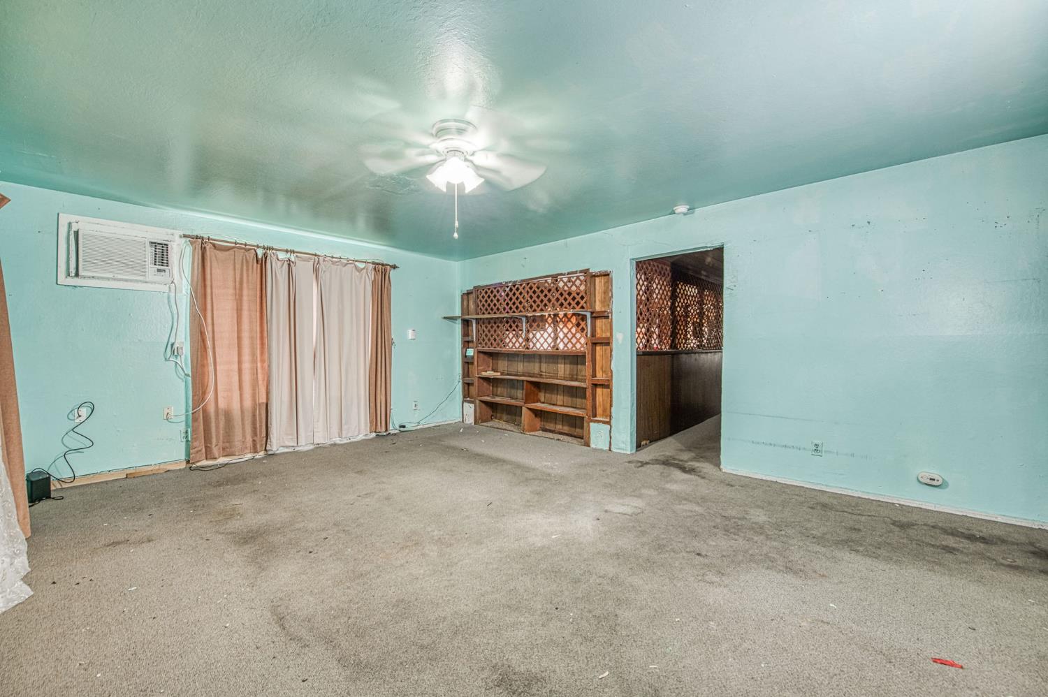 33 W Birch Ave, Pinedale, CA 93650