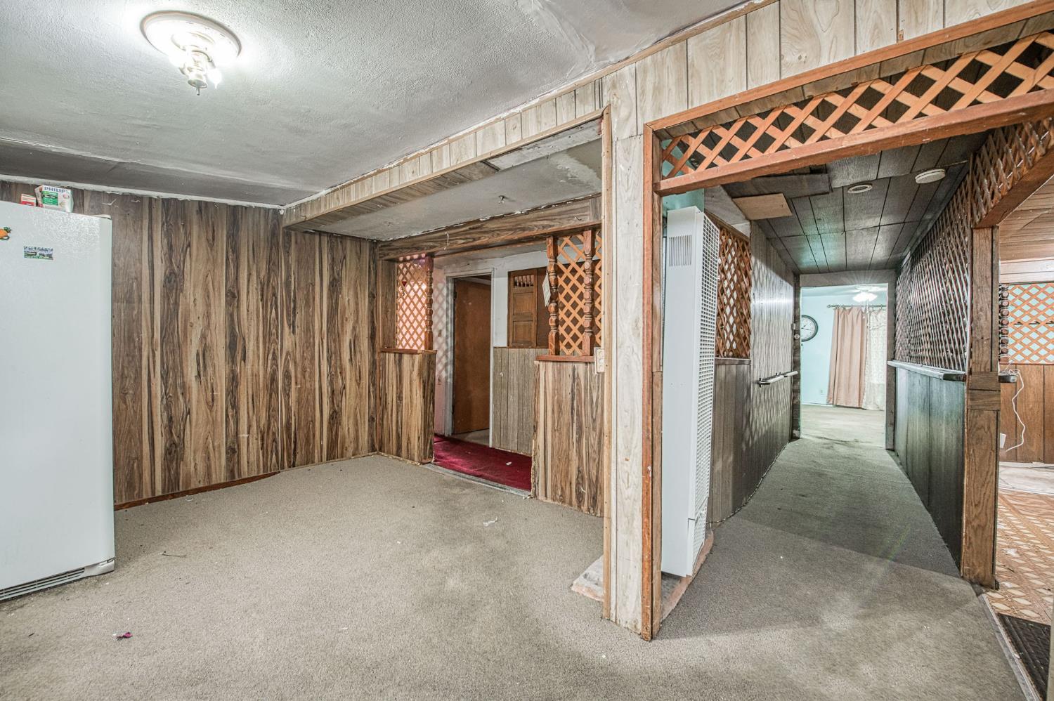 33 W Birch Ave, Pinedale, CA 93650