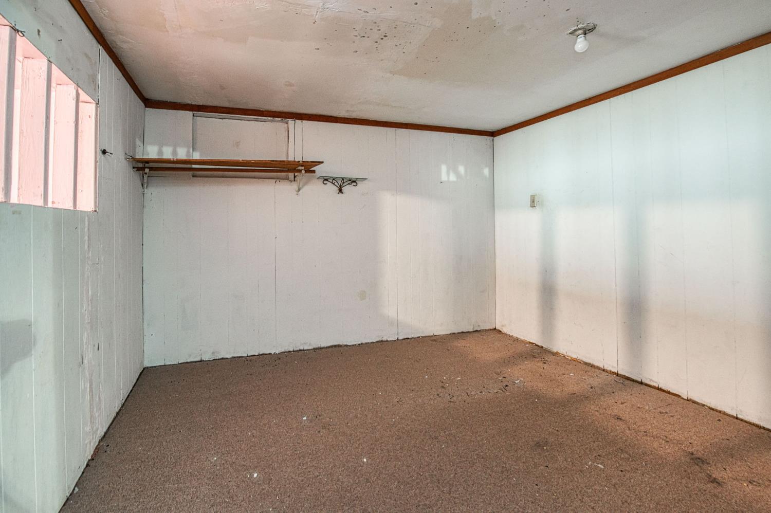 33 W Birch Ave, Pinedale, CA 93650