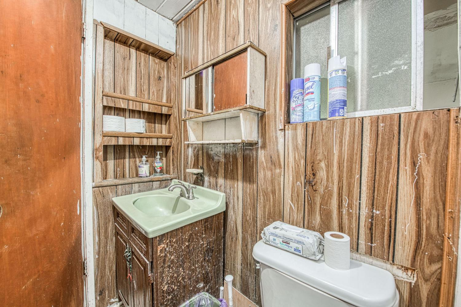 33 W Birch Ave, Pinedale, CA 93650