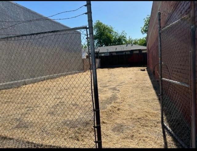 928 N Fresno St, Fresno, CA 93701