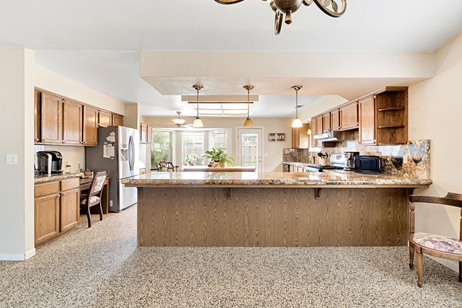 73 Devon Dr, Lemoore, CA 93245