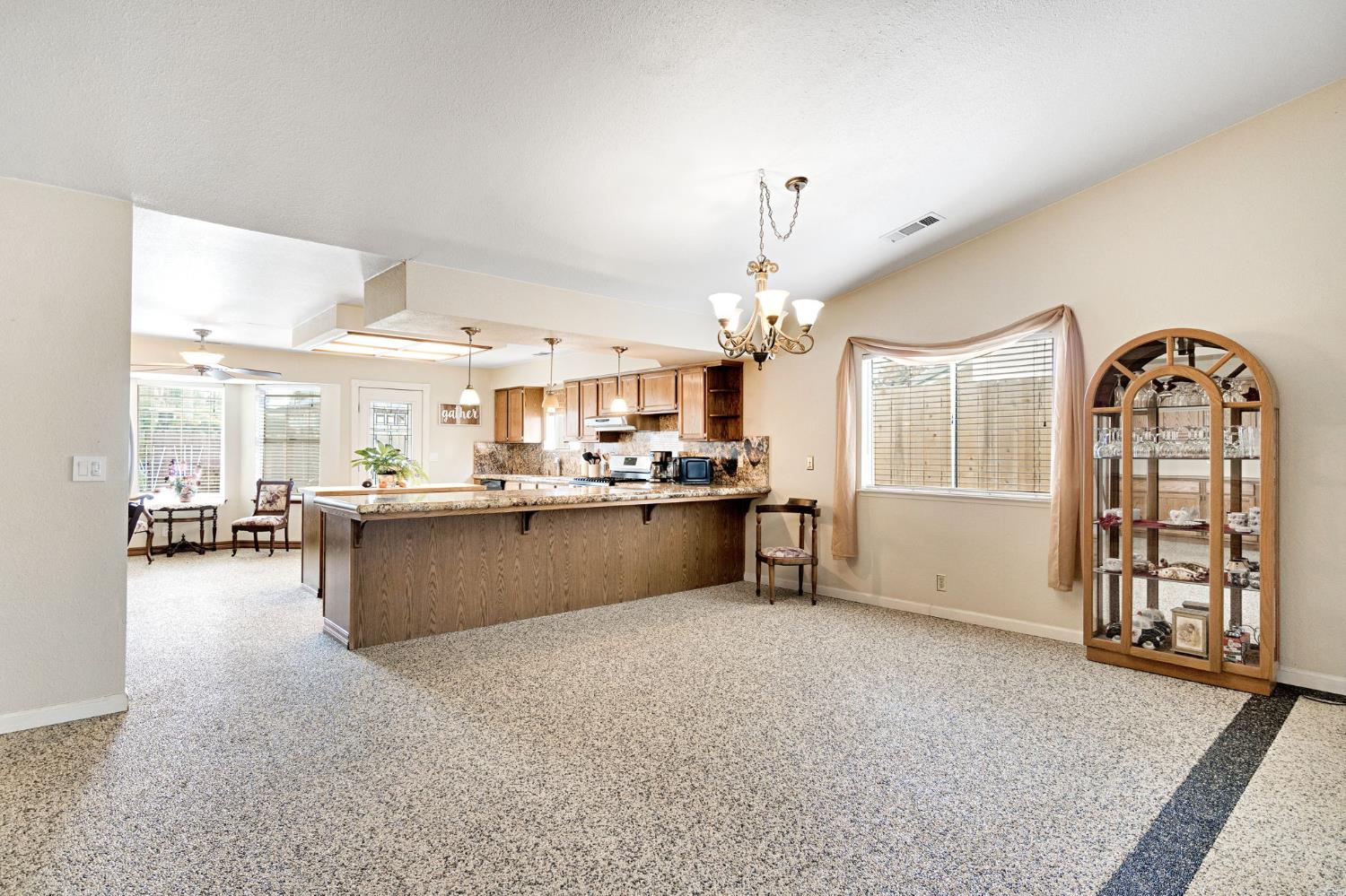 73 Devon Dr, Lemoore, CA 93245