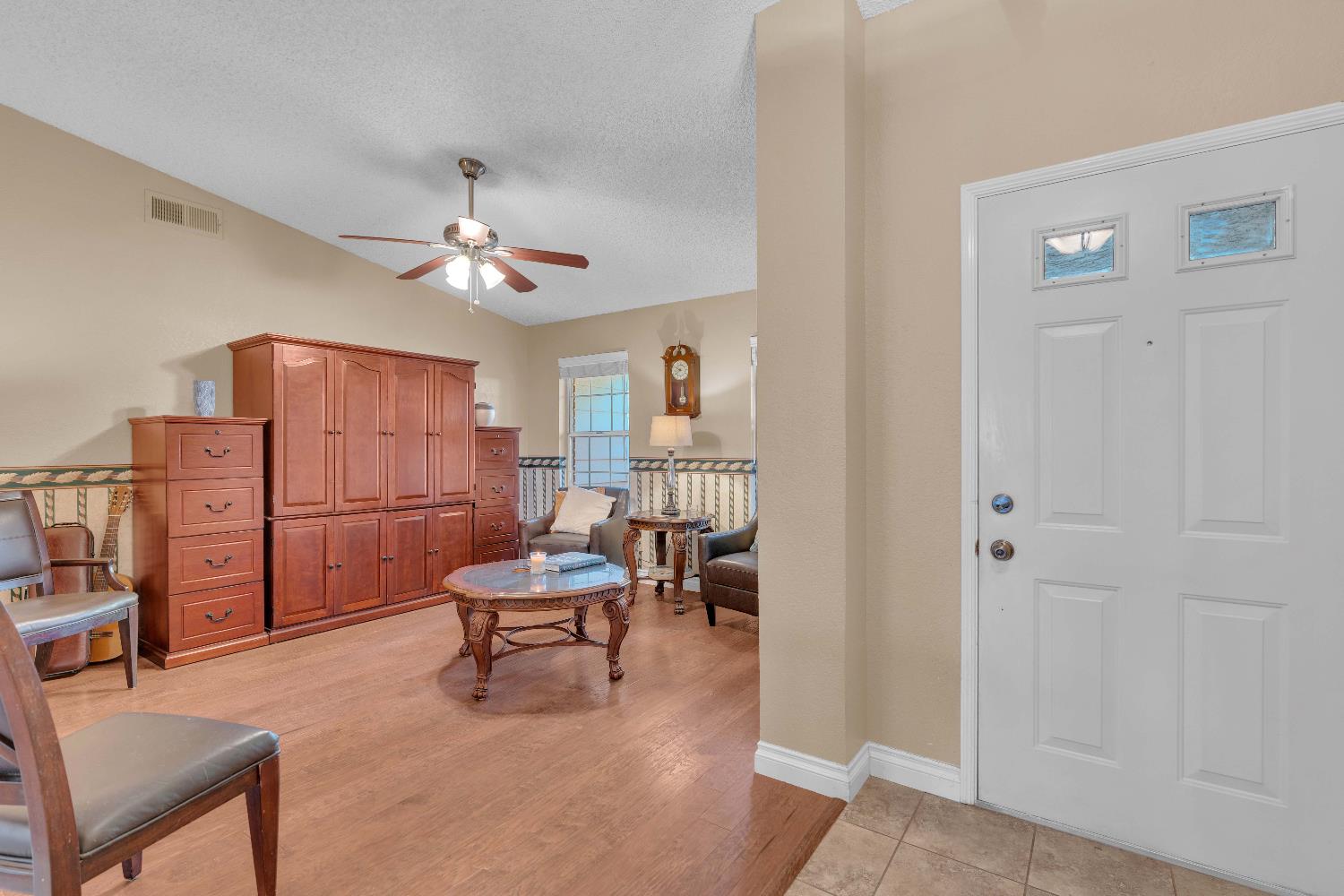 6107 N Tamera Ave, Fresno, CA 93711