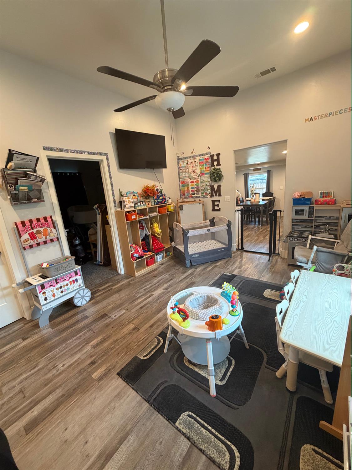 1044 K St, Reedley, CA 93654