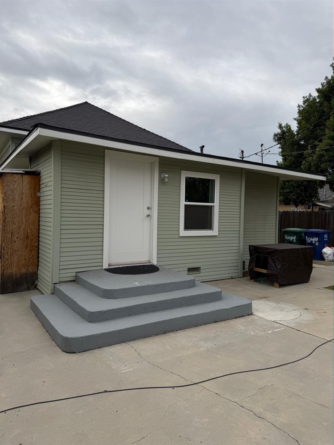 1044 K St, Reedley, CA 93654