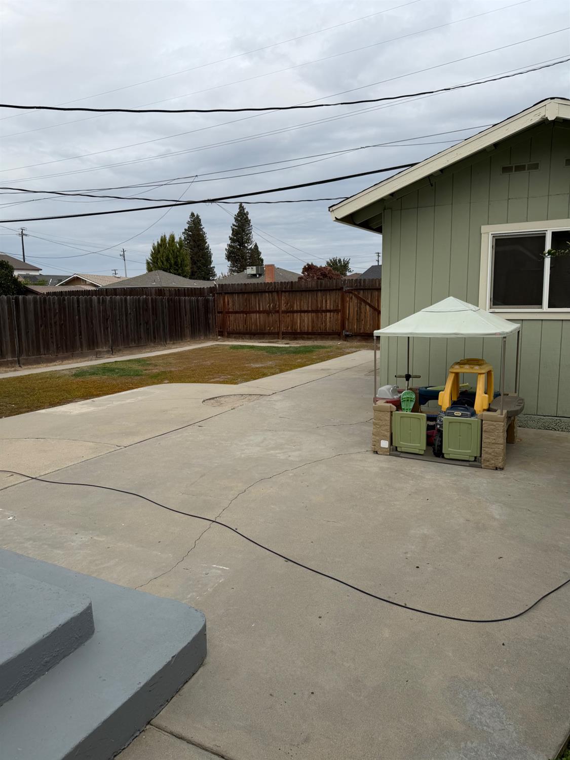 1044 K St, Reedley, CA 93654