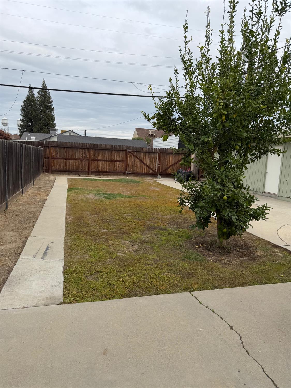 1044 K St, Reedley, CA 93654