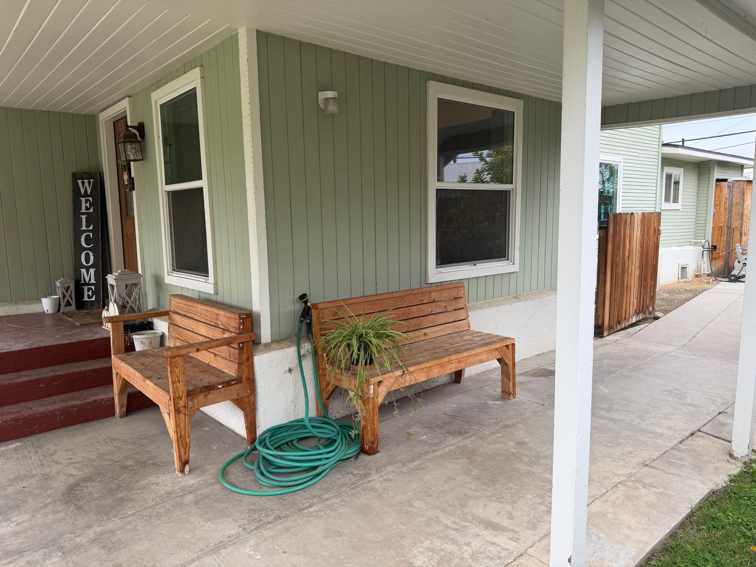 1044 K St, Reedley, CA 93654