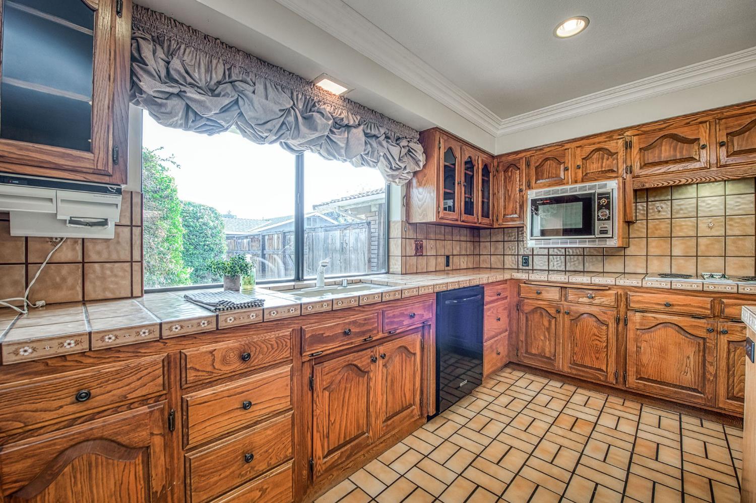 5453 E Butler Ave, Fresno, CA 93727