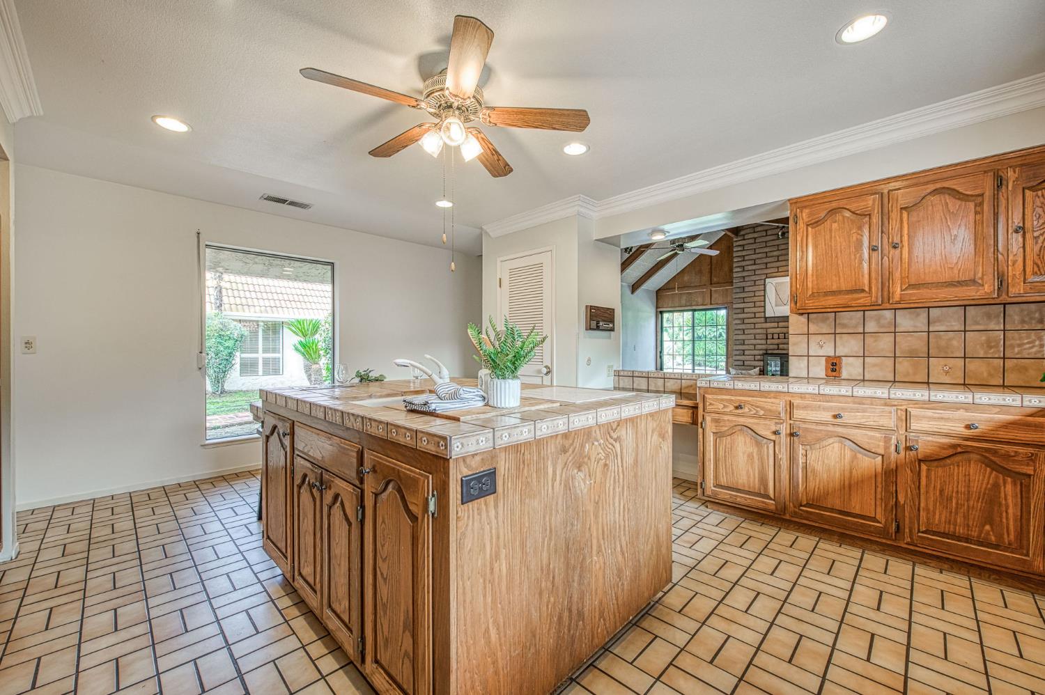 5453 E Butler Ave, Fresno, CA 93727