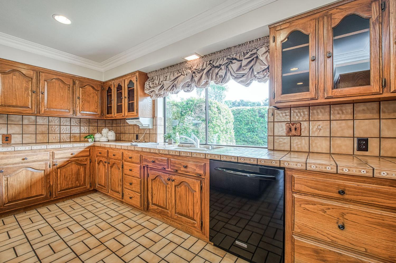 5453 E Butler Ave, Fresno, CA 93727