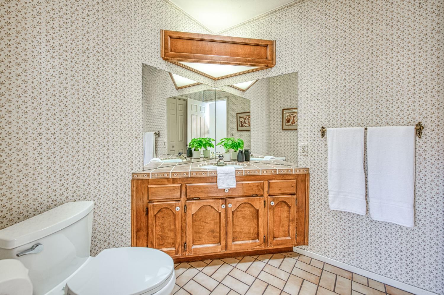 5453 E Butler Ave, Fresno, CA 93727