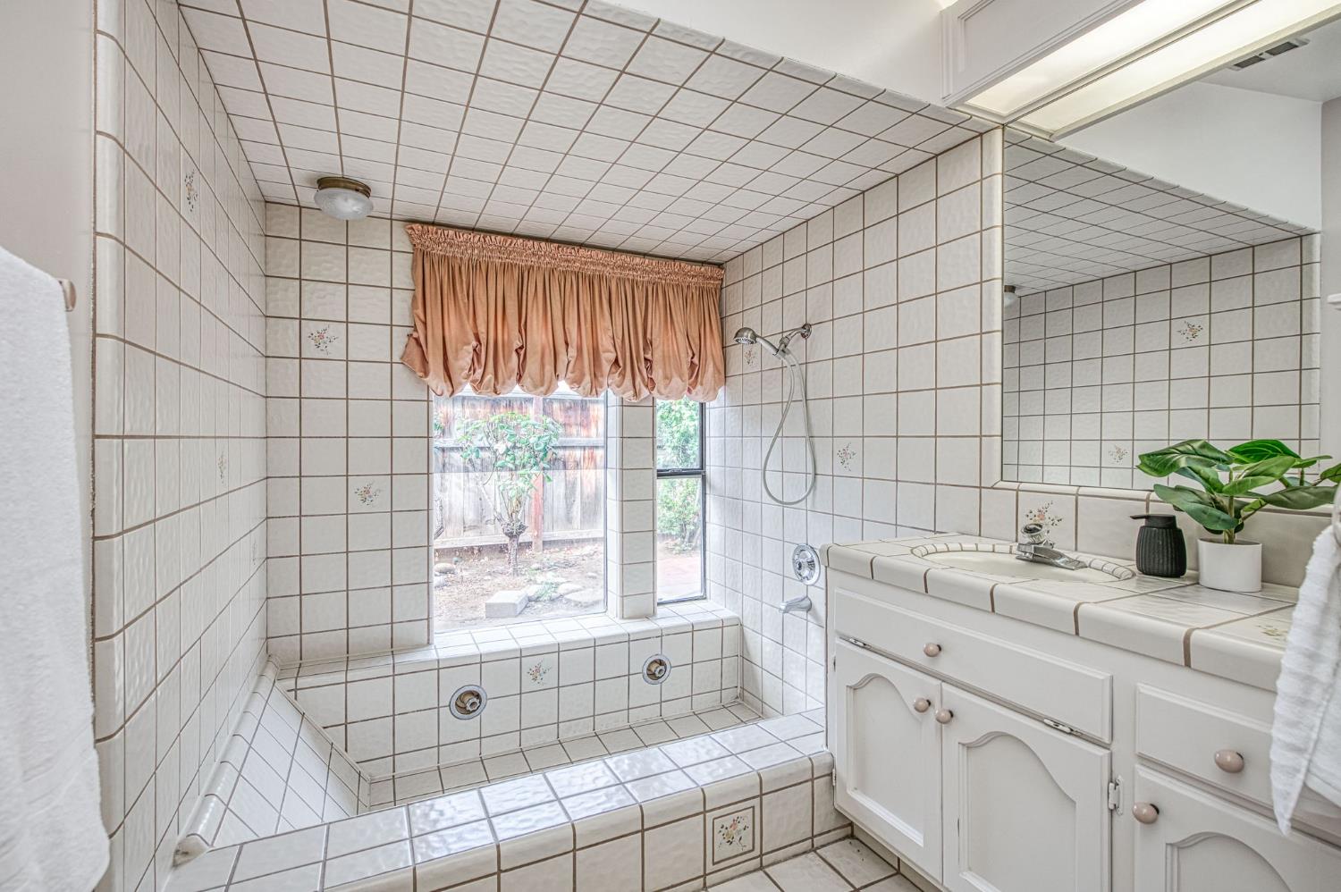 5453 E Butler Ave, Fresno, CA 93727